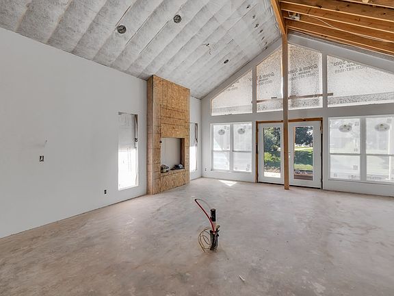 2nd image of 119 Hilltop Cir