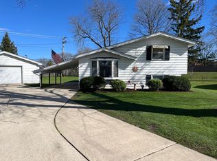 360 E Benton St, Oswego, IL 60543