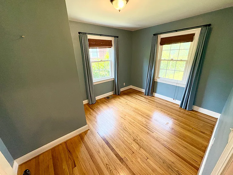 1233 Plymouth Ave — Photo 15