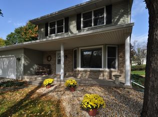 2601 N Norfolk Cir, Fitchburg, WI 53719