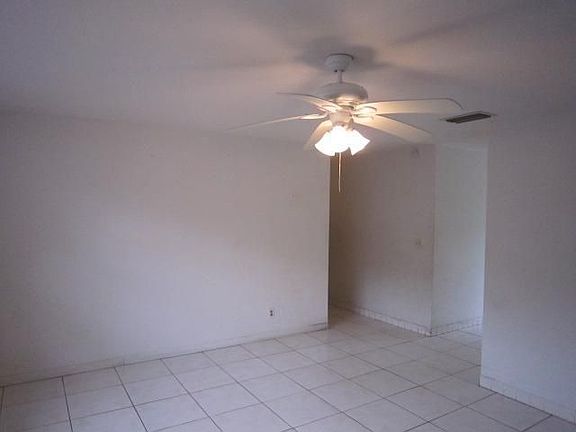 5th image of 171 SE 27th Pl