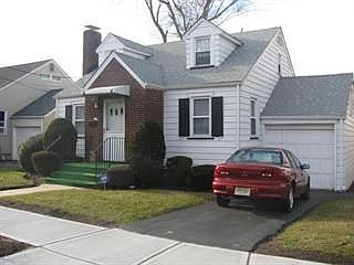 2nd image of 219 Garden Ave