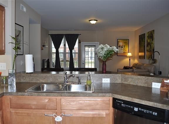 5th image of 920 W Summerfield Glen Cir #109