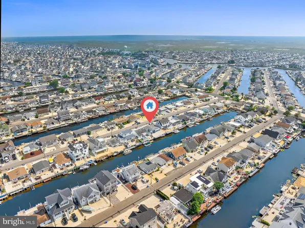 40 Beverly Ln, Manahawkin, NJ 08050