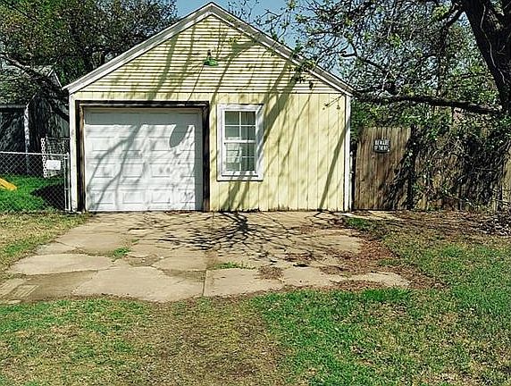 4th image of 1146 S Braden Ave