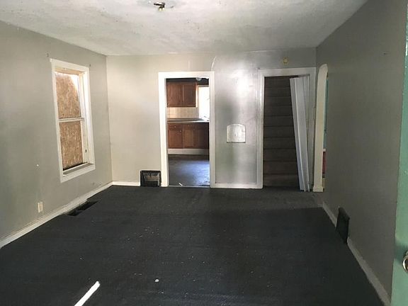2nd image of 3922 N Hillside Ave