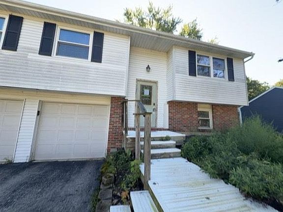 2nd image of 1453 W Shore Dr