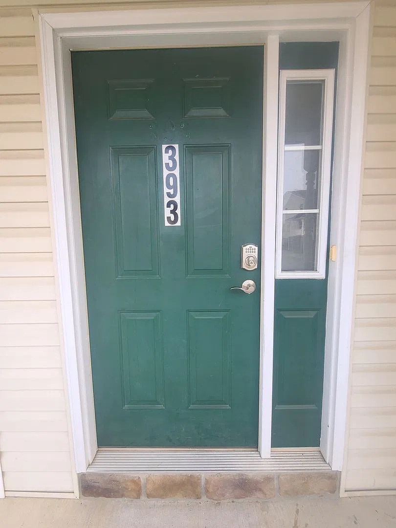 Beautiful End Unit Townhome in Waynesboro, PA — Photo 3
