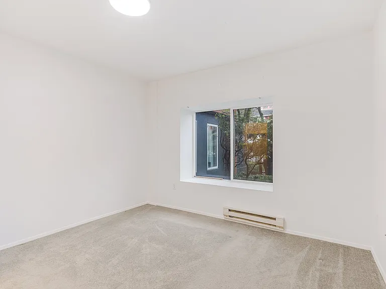 Kearney Court Apartments — Photo 18