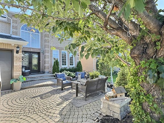 3rd image of 70 Colonel Bertram Rd