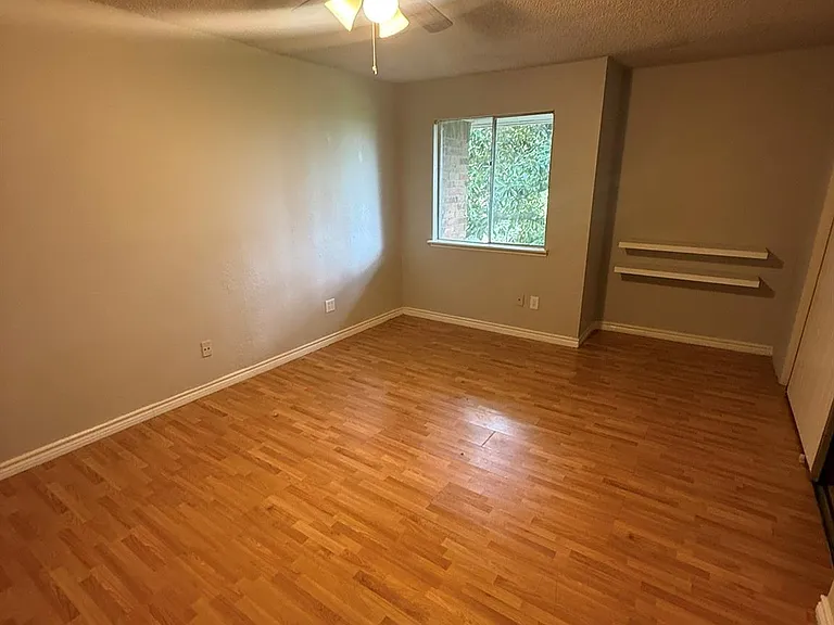 5329 Pinewilde Dr — Photo 11