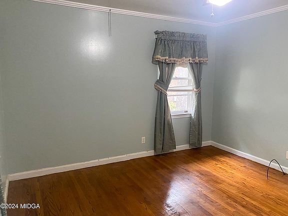5th image of 822 Fair Oaks Dr