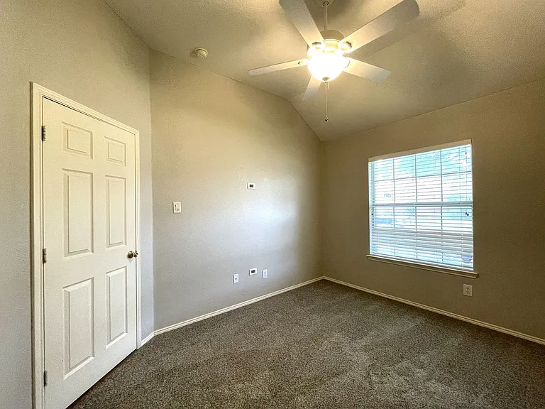 6000 White Pine Dr — Photo 15
