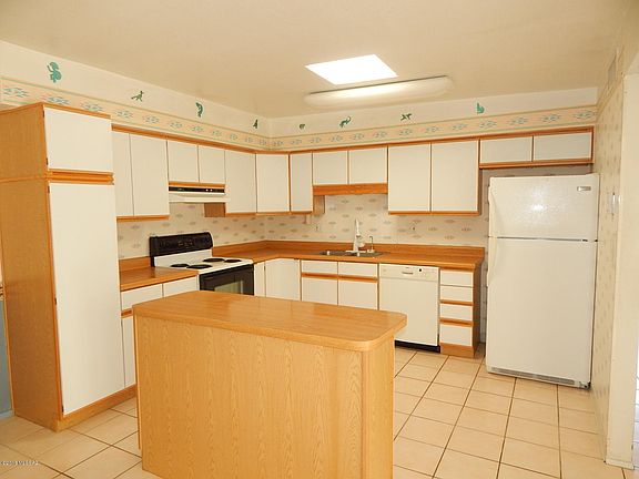 4th image of 996 N Caribe Ave