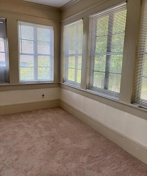112 W Calhoun St — Photo 10