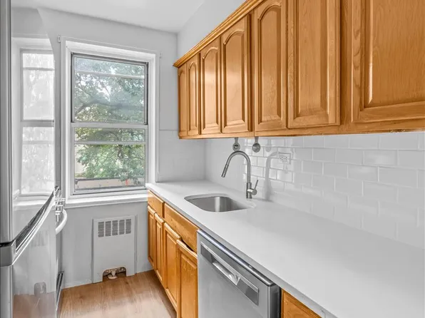 3720 Independence Avenue image 1 of 12