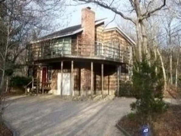https://photos.zillowstatic.com/fp/2de00affcf249b1e531358a05f9b9c97-p_e.webp