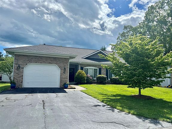 2nd image of 4 Country Meadows Ln