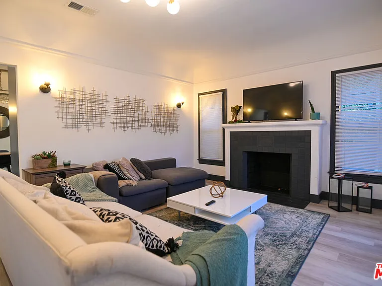 1019 N Orange Grove Ave — Photo 6
