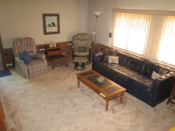 2nd image of 19 Dowd Ct