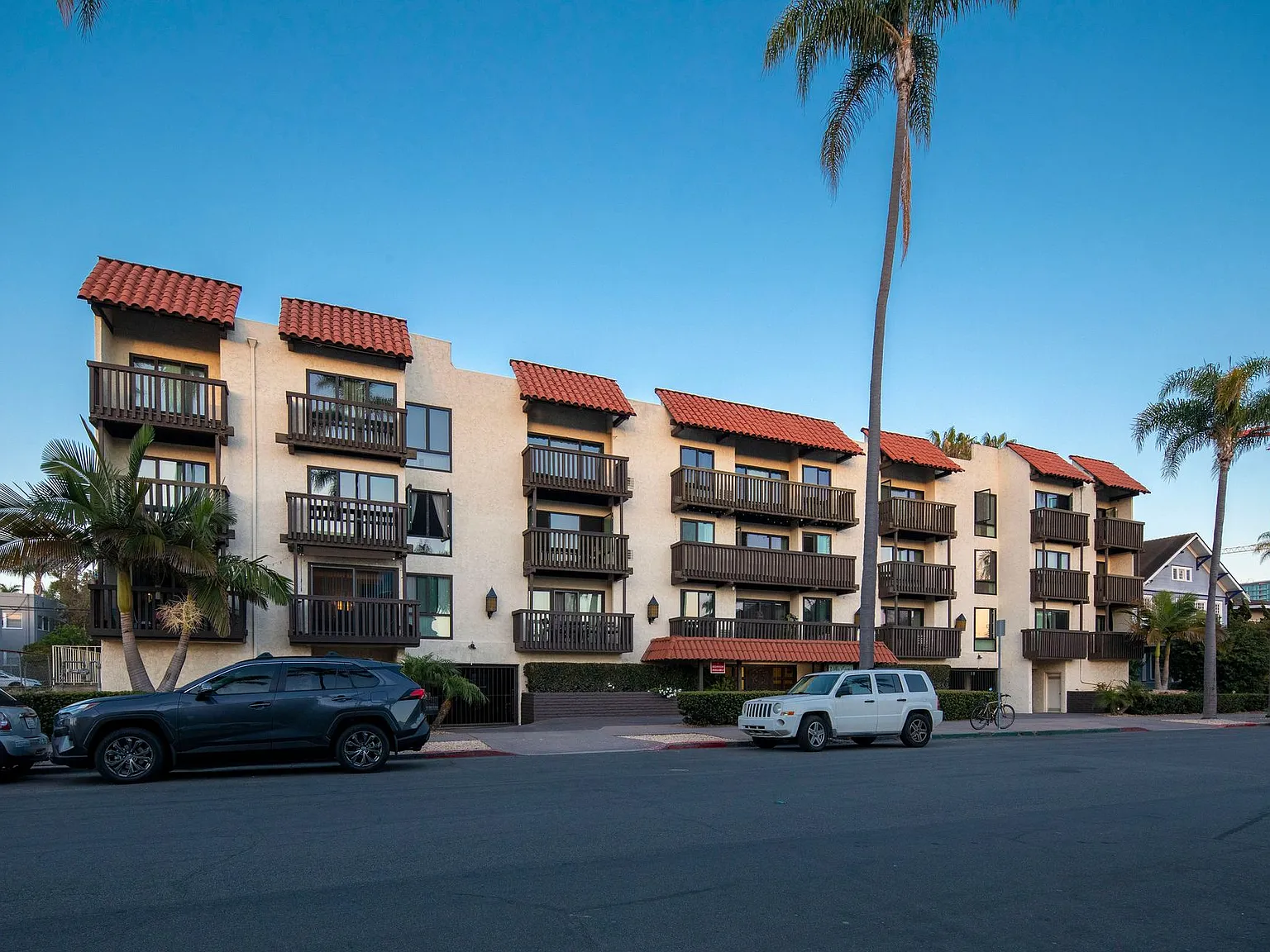 Villa Capri Apartments — Photo 2