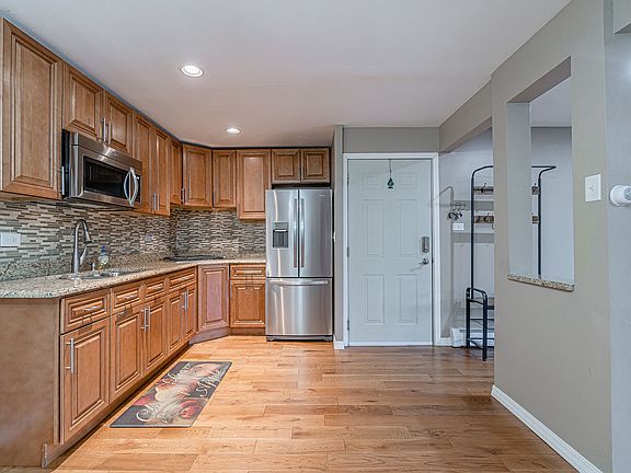 4th image of 12715 S La Crosse Ave APT 303