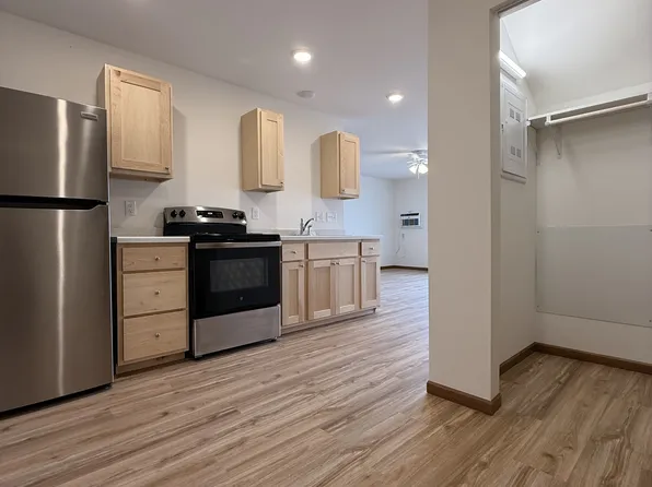 822 Kennedy St #205, Baraboo, WI 53913