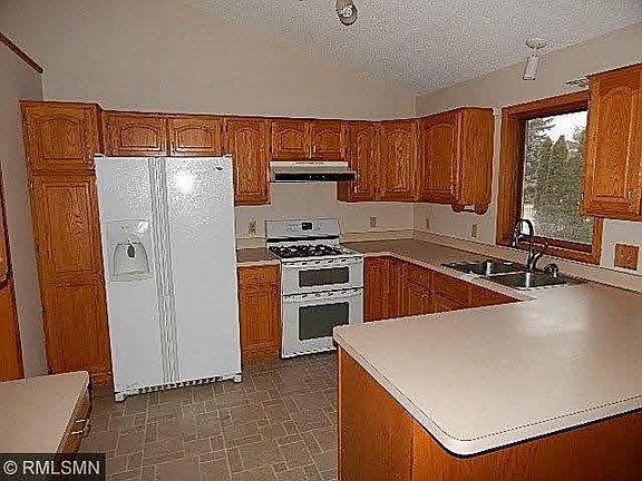 3rd image of 9121 Barrington Terrace