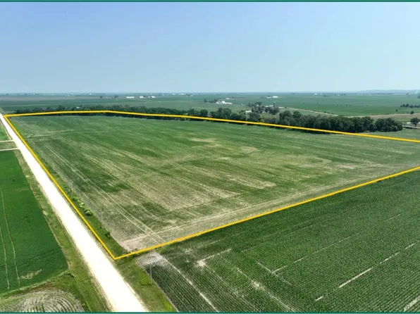 270th St, De Witt, IA 52742