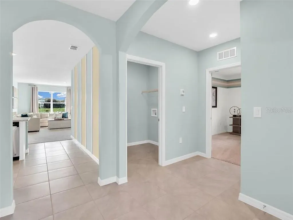 4 bed, 1867 sqft, $2,300 — Photo 3