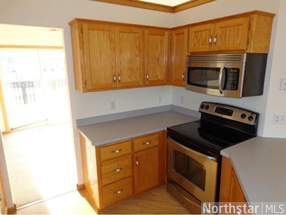 4th image of 636 99th Ln NE