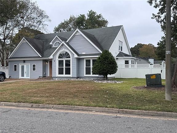 3rd image of 3024 Red Maple Ln