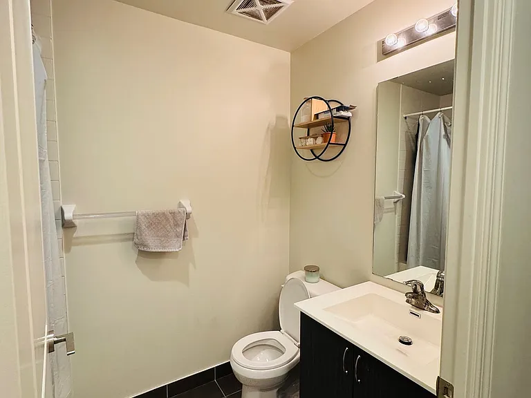 39 Annie Craig Dr #605 — Photo 15