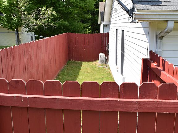 Privacy fence dog run