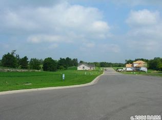 1901 Orchard Rdg, Saint Peter, MN 56082