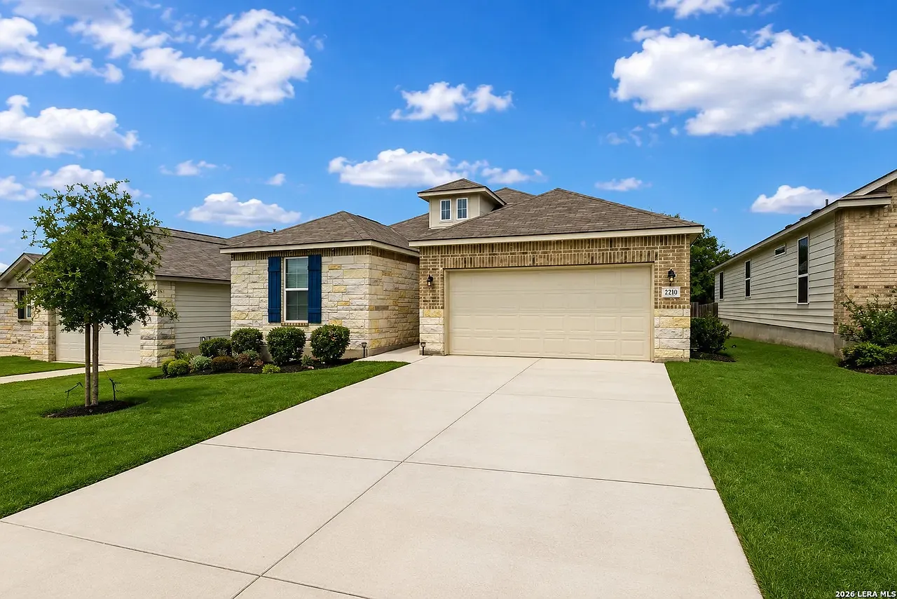 4 bed, 2242 sqft, $2,995 — Photo 3
