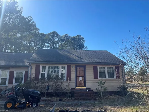 38 Langley St, Poquoson, VA 23662