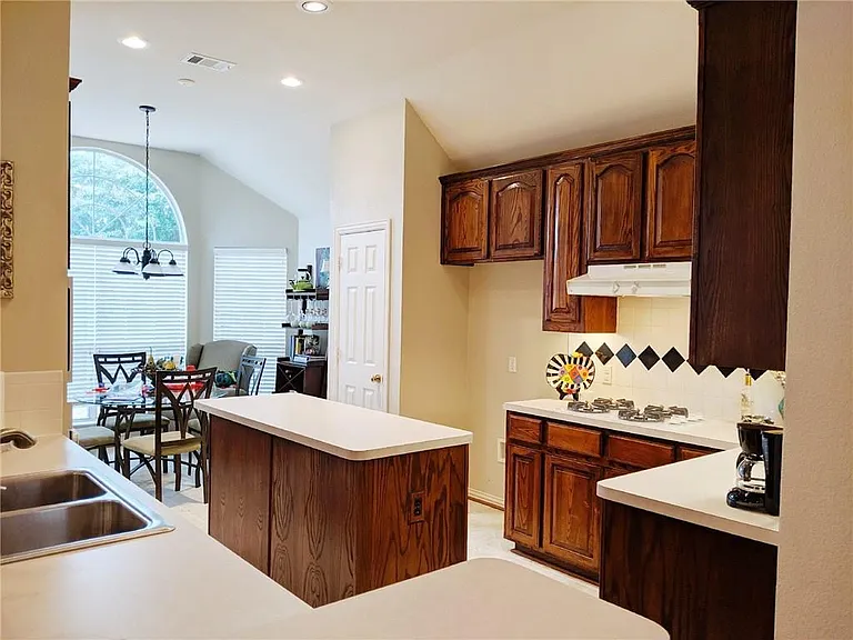 4425 Galsford Dr — Photo 11