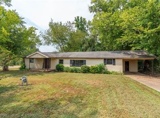 409 W Arch St, Paris, AR 72855