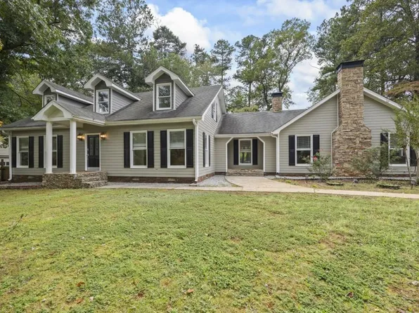 200 Regal Dr, Lawrenceville, GA 30046