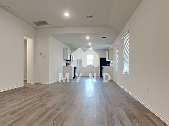4th image of 346 Pickwick Gardens Ln