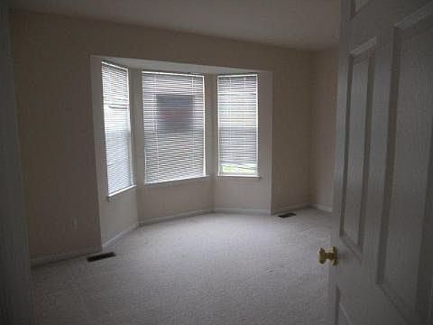 4th image of 860 Andover Woods Dr