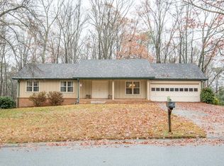 2216 Chaparral Dr, Snellville, GA