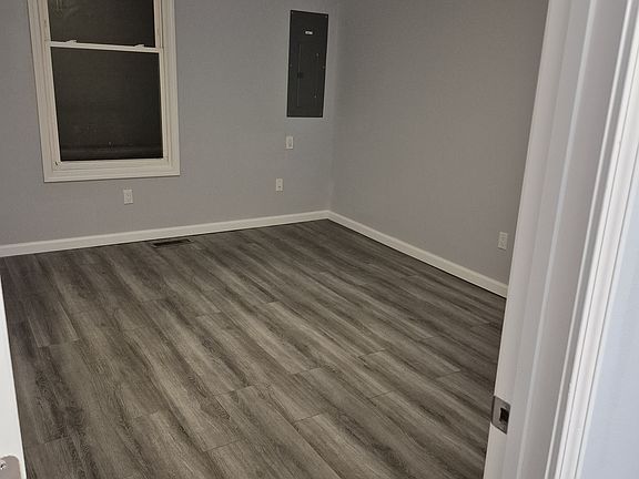 5th image of 111 E Elm St #A