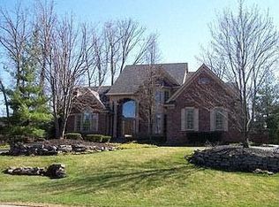 2424 Heronwood Dr, Bloomfield Hills, MI