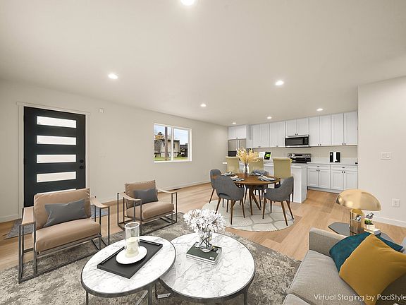 2nd image of 327 N Bannen Rd