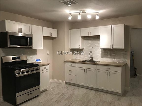 4th image of 1801 Moser Dr