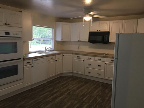 2nd image of 12301 Cannon Ln