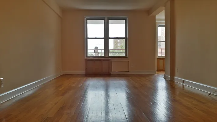 Rented by Realty Queens LLC | media 14