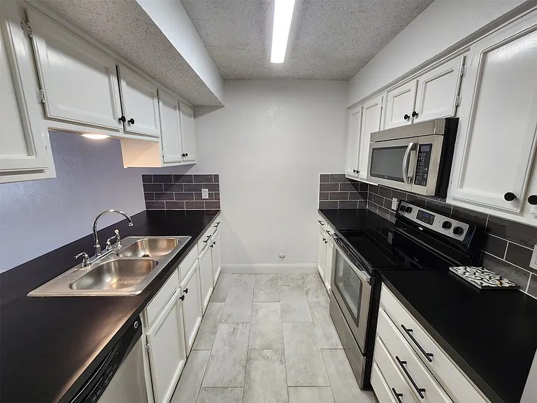 716 W Mulberry St #18 — Photo 6